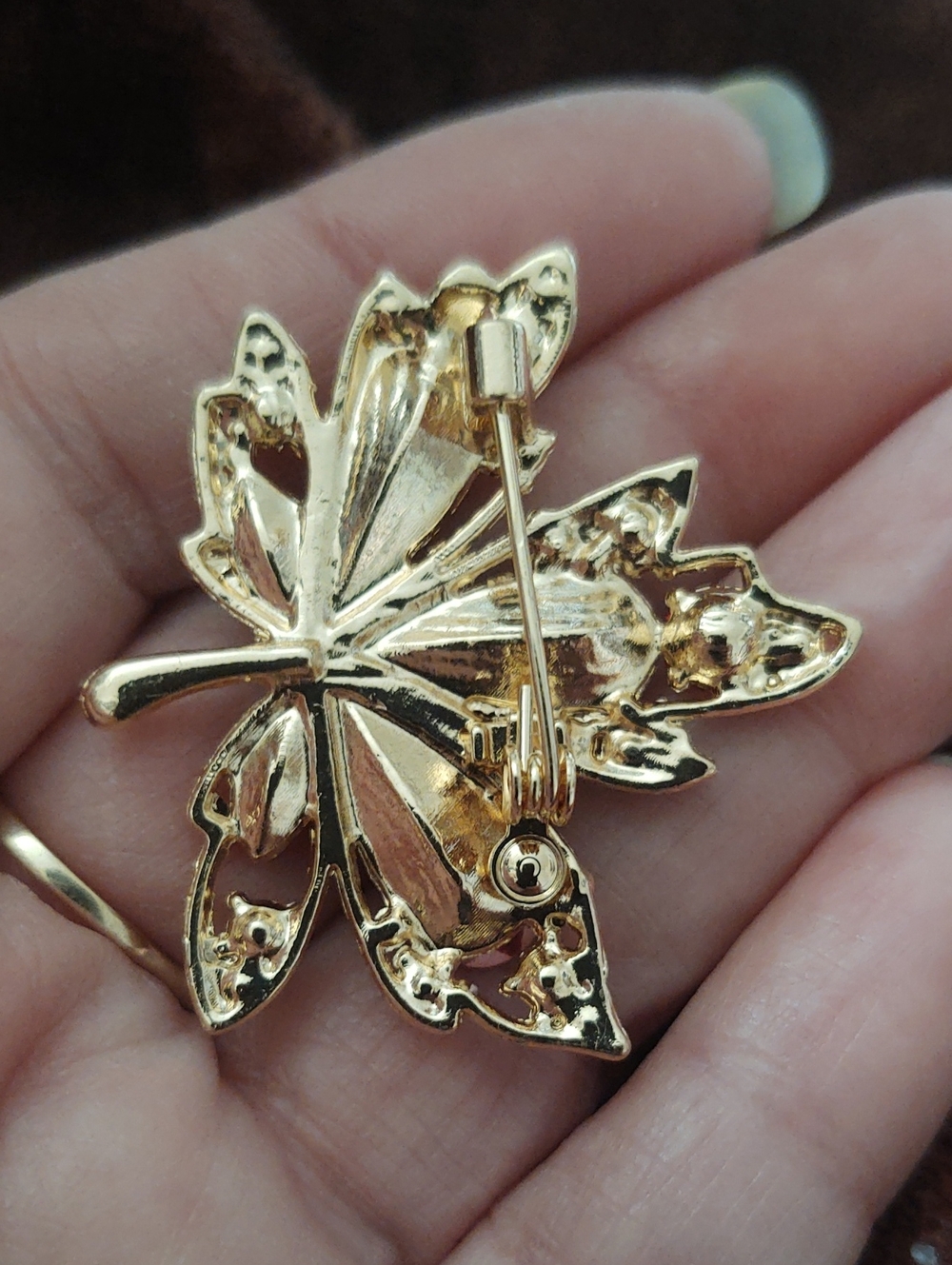 Red Rhinestone Maple Leaf Brooch - Picture 3 of 3